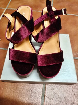 Sandalias Janessa  Burdeos Tacon Alto Sin Estrenar