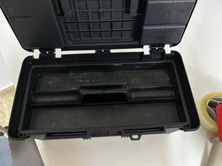Caja de herramientas + regalo cascos protección