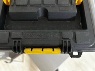 Caja de herramientas + regalo cascos protección