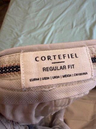 Pantalón chino beige hombre