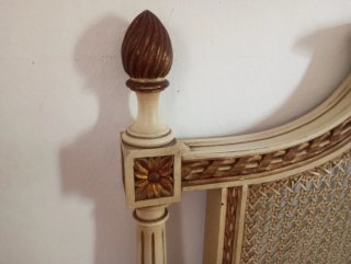 Cabecero de ratán y madera