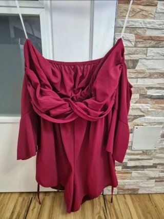 Mono corto escote palabra de honor rojo
