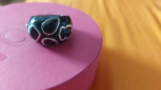 Anillo Tous Negro con Detalles Plateados