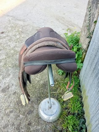 Montura inglesa sintética