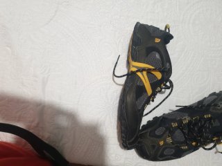 Zapatillas The North Face Negras y Amarillas
