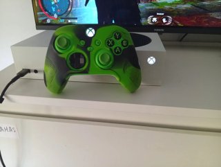 Xbox Series S + Tarjeta Expansión 1TB + mando