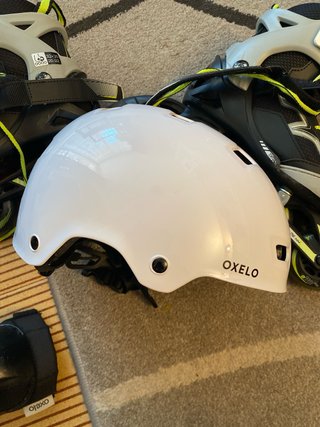 Patines Talla 32-35 + Protecciones y Casco 52-55cm