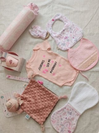Cesta regalo bebé niña