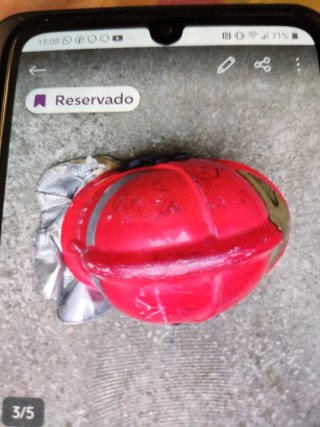 Casco de bombero rojo