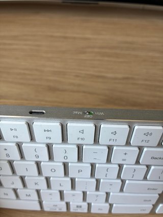 Teclado Windows/Mac Estilo Magic Plata