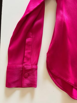 Camisa satinada ZARA rosa vibrante