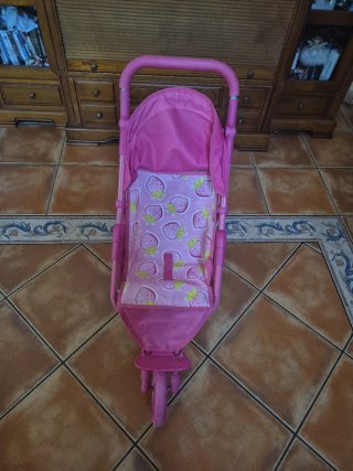 Carrito de muñecas rosa fresas