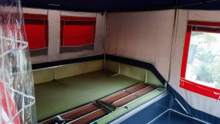 Carro tienda sin piquetas con documentación.