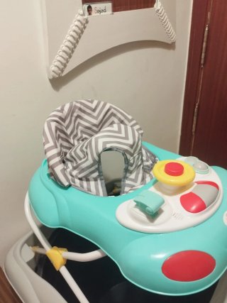Andador bebé con asiento y bandeja