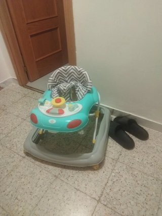 Andador bebé con asiento y bandeja