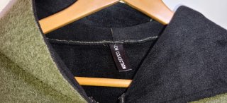 Chaqueta con capucha y bordados