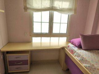 Muebles habitación juvenil morados