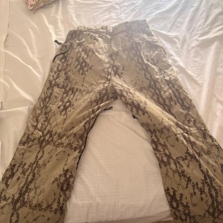 Offerta!! Abito da sci con un design stampato unico.