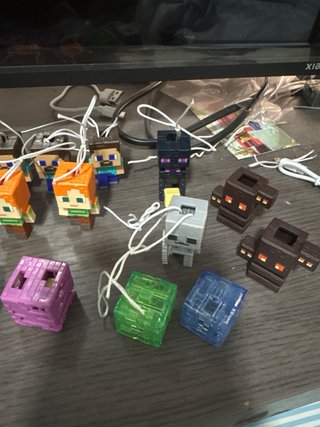 Figuras Minecraft Kinder Joy Sorpresa