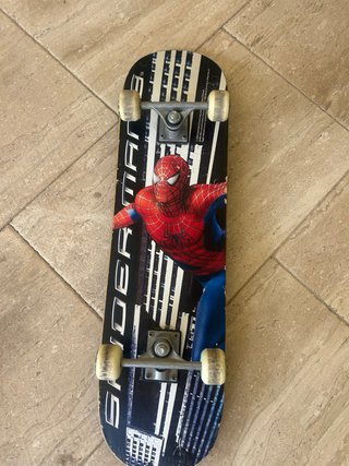 Patinete Negro con Diseño Spiderman 3
