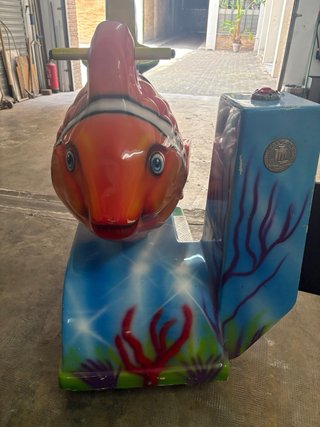 Máquina de juegos infantil Nemo (funciona)