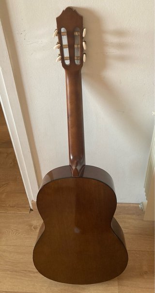 Guitarra Clásica Yamaha C40 (cejilla de regalo)