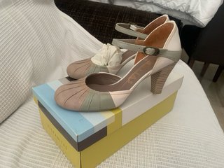 Zapatos Hispanitas Talla 37 Beige/Gris