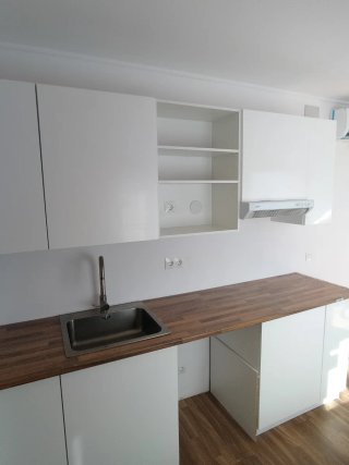 Contenedor maritimo convertido en casa prefabrica