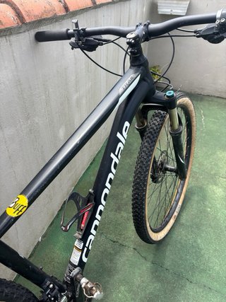 Bicicleta Cannondale Montaña Negra