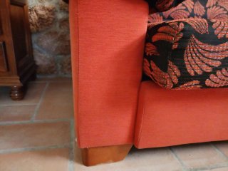 Conjunto 2 sofás tela naranja y negro