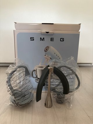 Robot de cocina SMEG color crema