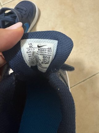 Scarpe Nike bambino blu con velcro n.22