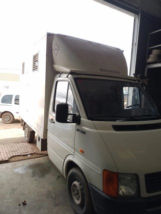 Camión jaula ganadera,  transporte animales vivos