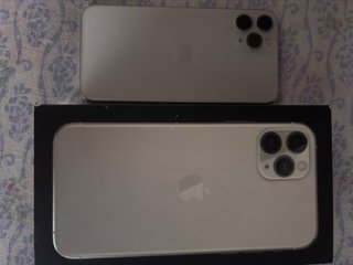 iPhone 11 Pro Plata o Blanco