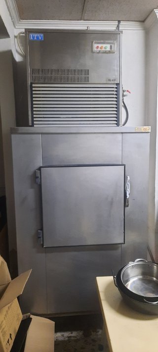 Maquina de hielo