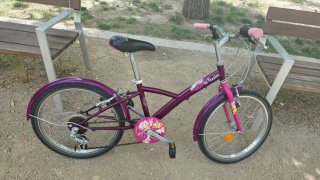 Bicicleta infantil Btwin morada