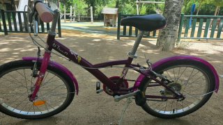 Bicicleta infantil Btwin morada