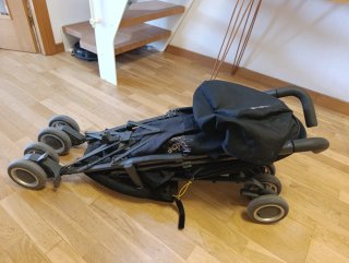Cochecito de bebé negro cybex