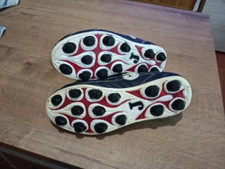 Botas de fútbol Joma niño negras talla 33..nuevas