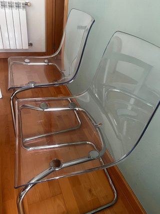 Mesa extensible IKEA BJURSTA + 4 Sillas TOBIAS