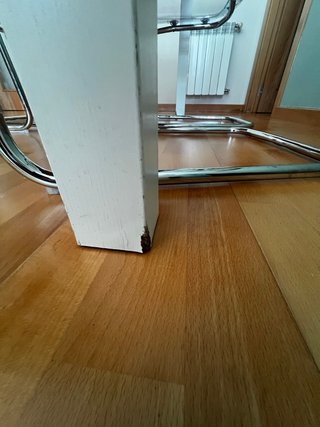 Mesa extensible IKEA BJURSTA + 4 Sillas TOBIAS