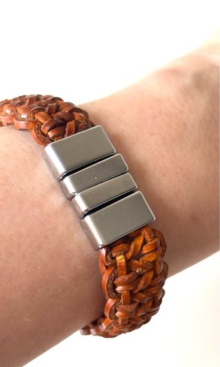 Pulsera Cuero Trenzado Cierre Plateado