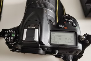 Nikon D7100 + Objetivo 18-105mm VR + Extras