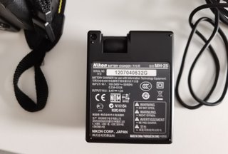 Nikon D7100 + Objetivo 18-105mm VR + Extras