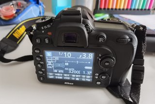 Nikon D7100 + Objetivo 18-105mm VR + Extras