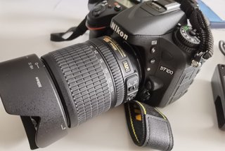 Nikon D7100 + Objetivo 18-105mm VR + Extras
