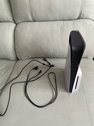 Consola PS5 Slim sin mando 1T de almacenamiento