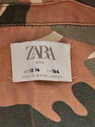 Chaqueta estampado militar vaquera
