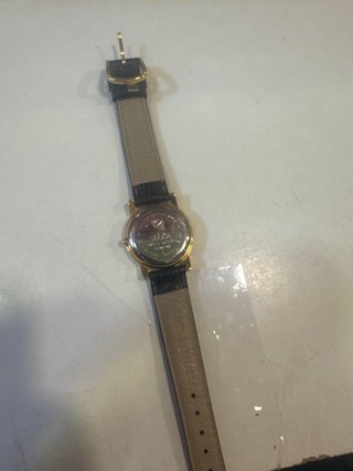 Reloj Dogma Cuarzo Dorado y Negro