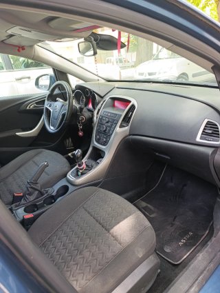 Opel Astra 2013